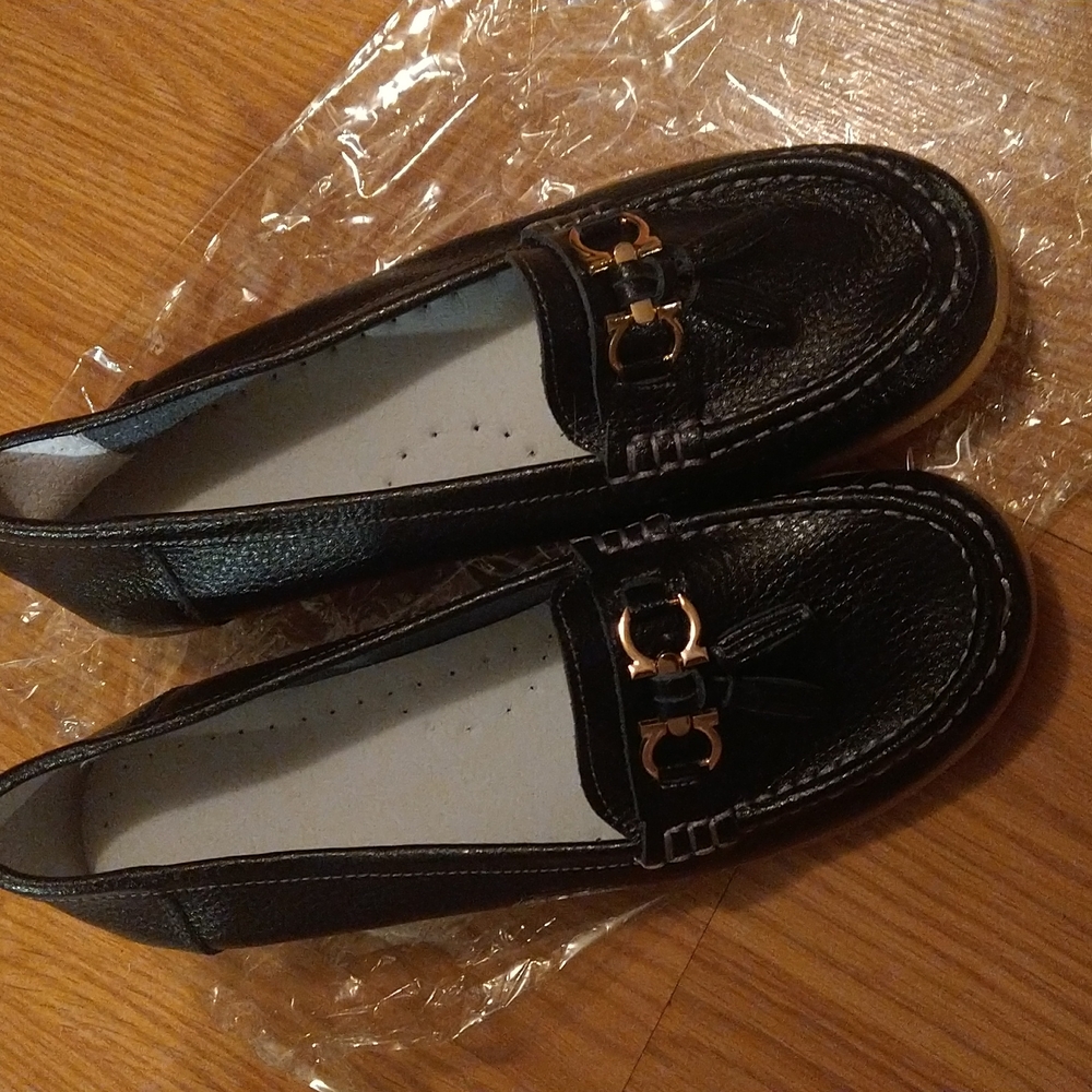 Loafer - Picture 2 of 2